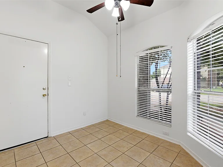 18427 Grove Brook Ln — Photo 21