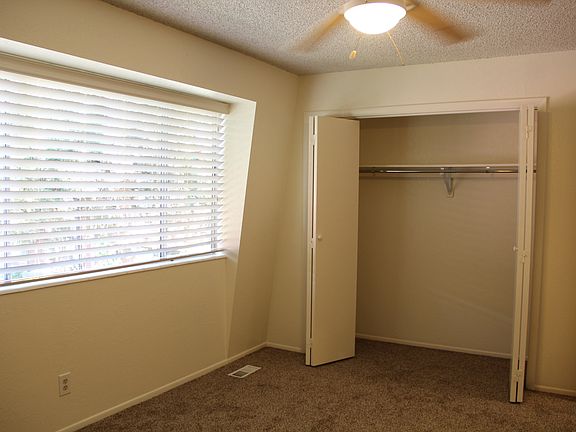 1st Bedroom with walk-in closet