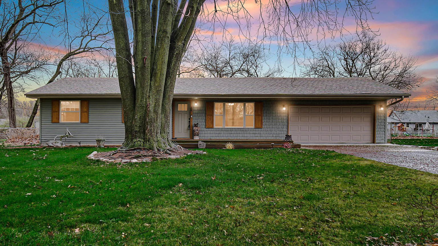 10353 N 493 E photo 1