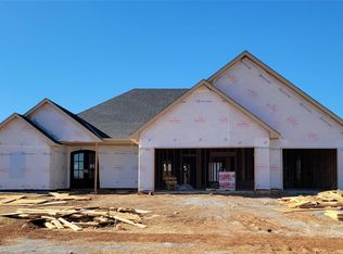 3508 Scissortail Ln, Chickasha, OK 73018