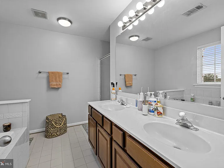 645 McLeary Sq SE — Photo 16