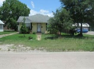 3015 8th St, Bay City, TX 77414