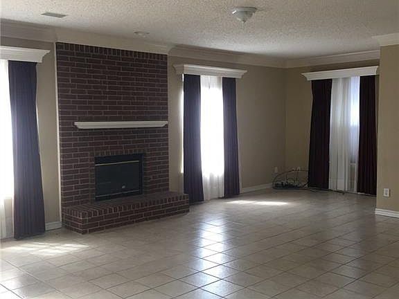 3rd image of 214 Ember Glen Dr