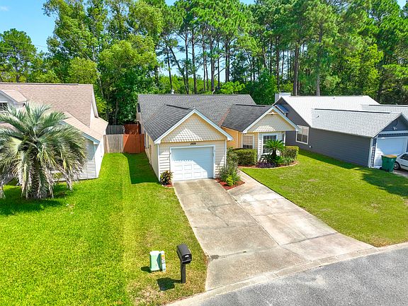 2nd image of 2909 Bentwood Ln
