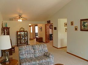 1st image of 807 Oriole Dr