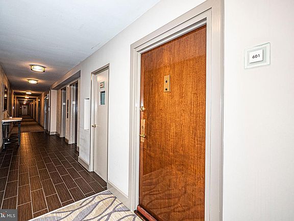 5th image of 1425 4th St SW APT A601