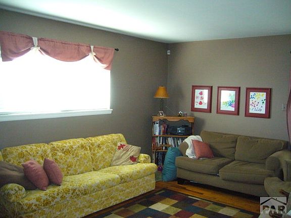 2nd image of 11 Bruce Ln