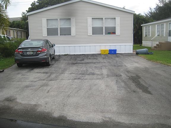 2nd image of 1610 Nw 21st Street ##509