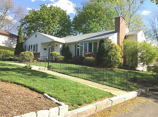 144 Garden Hills Dr, Cranston, RI 02920