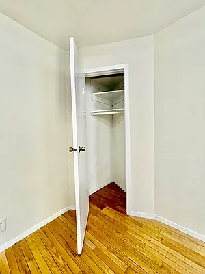 Rented by HOLTON REAL ESTATE INC. | media 14