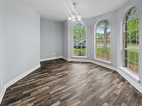 3rd image of 3736 Armand Dr