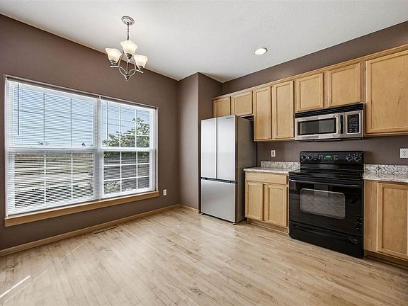 5th image of 1364 Nicholas Ln