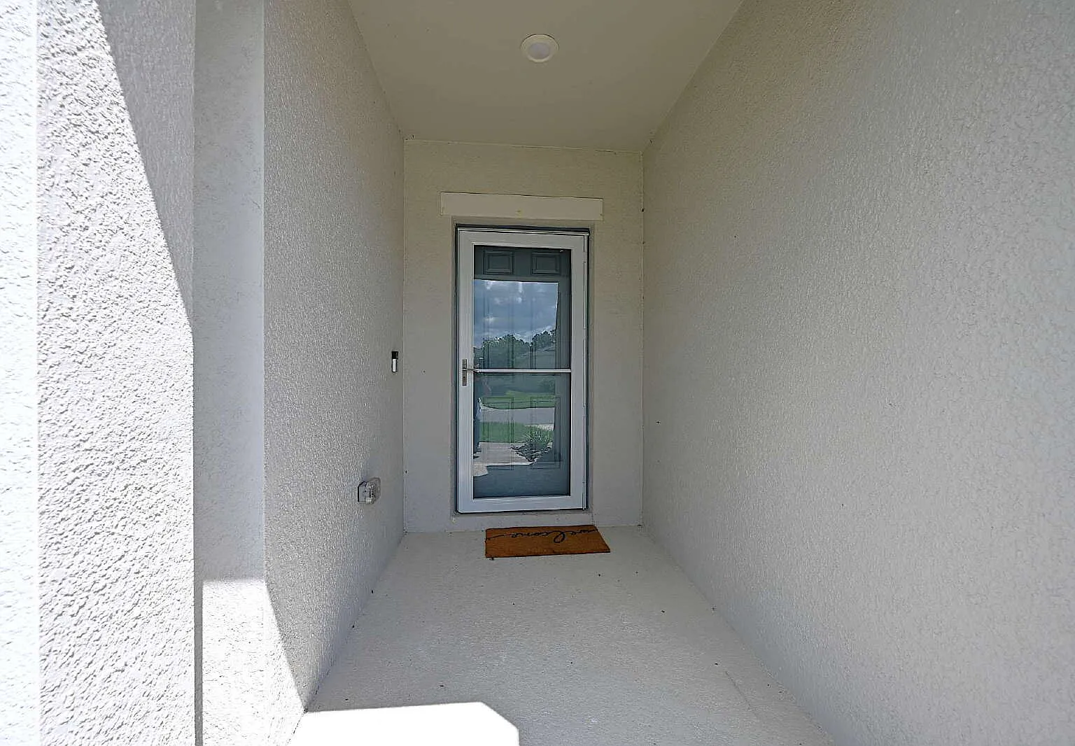 5 bed, 3.0 bath, 2106 sqft, $2,300 — Photo 4