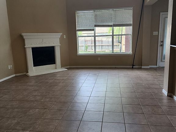 3rd image of 8816 Weller Ln