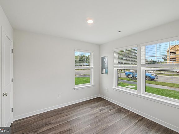 5th image of 7406 Calm Retreat Blvd