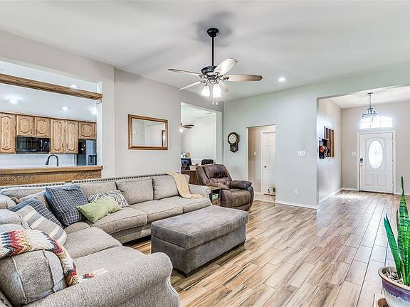 5th image of 7401 Gairlock Dr