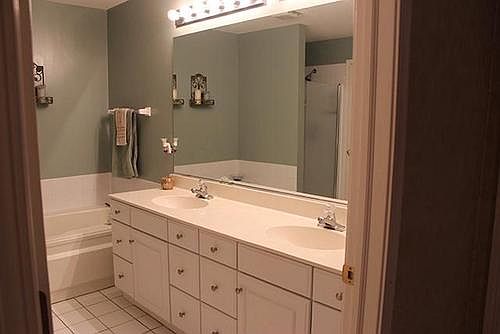 5th image of 1133 Hawthorne Ln