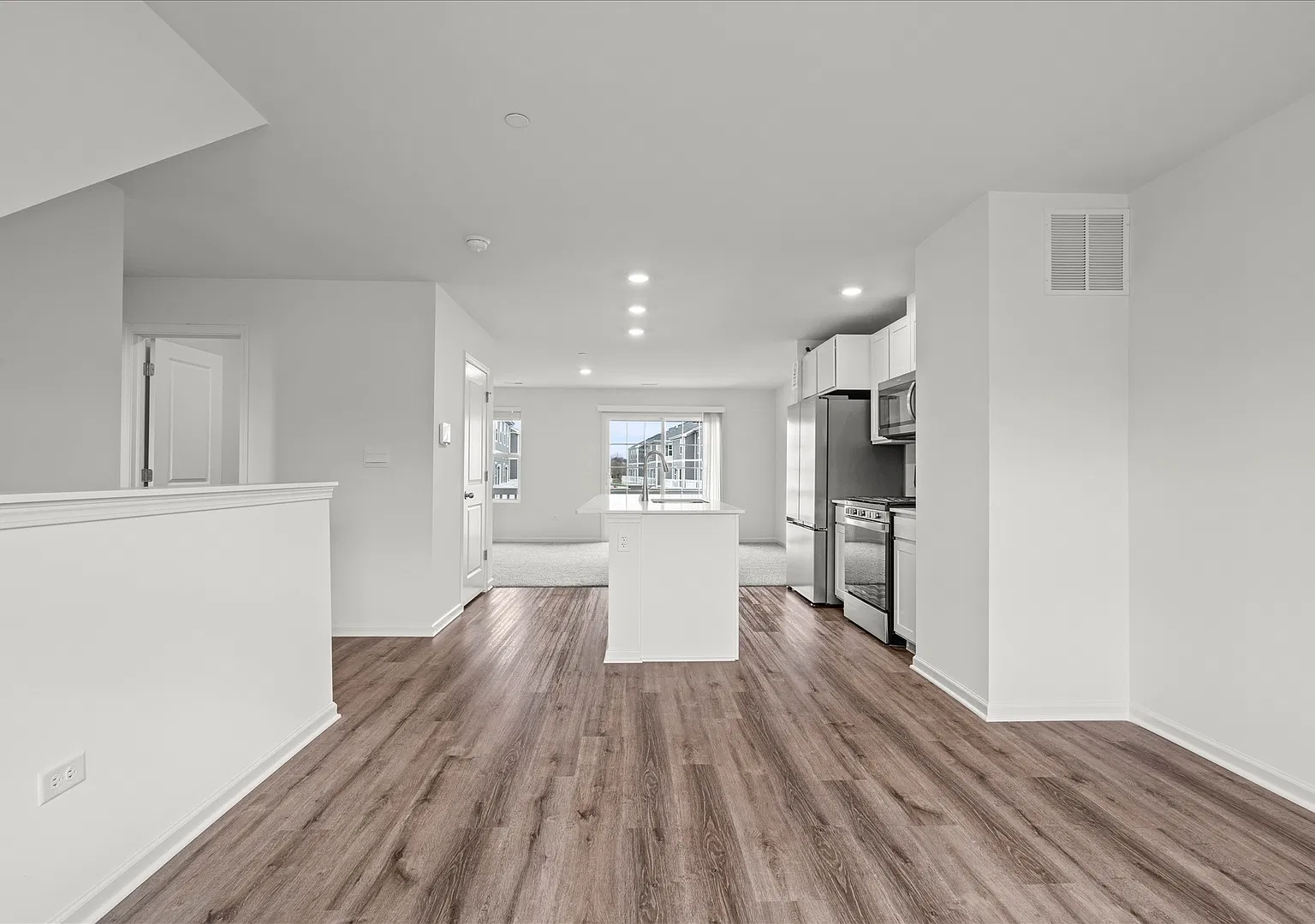 2 bed, 2.5 bath, 1579 sqft, $3,500 — Photo 2