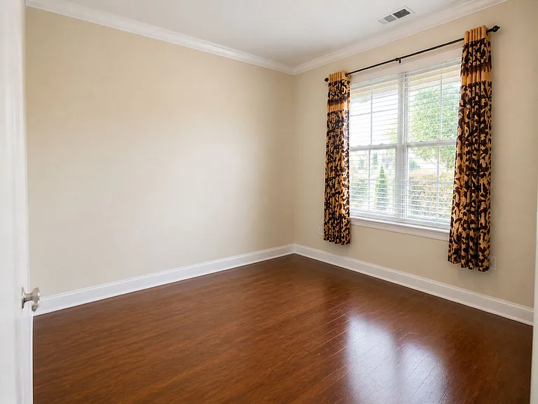 137 Glade Valley Ave — Photo 7