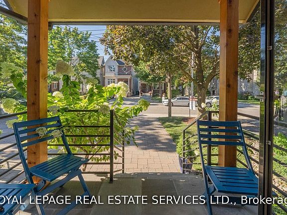3rd image of 101 Old Orchard Grv