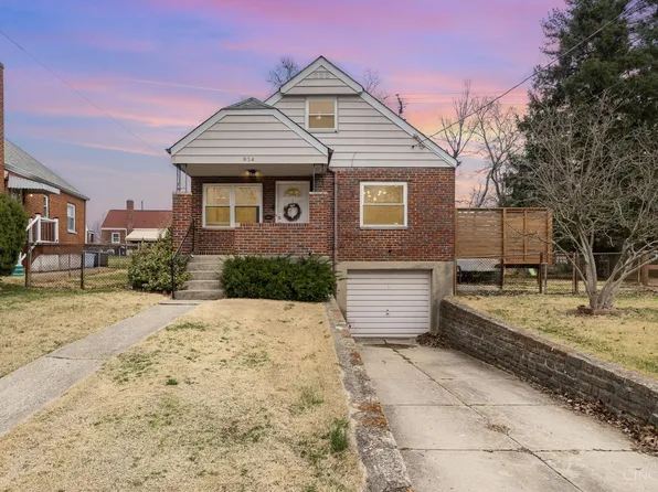 934 Woodbriar Ln, Cincinnati, OH 45238