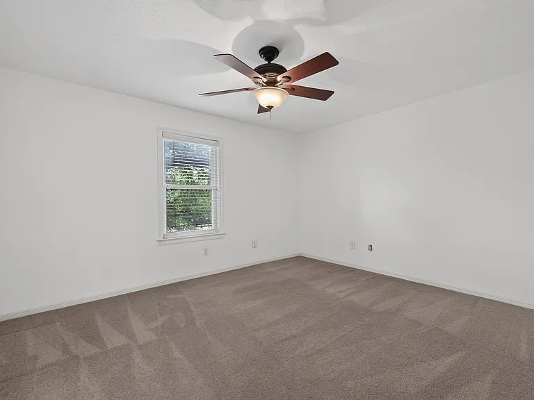 1202 Knollpark Cir — Photo 19