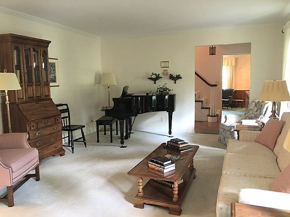 5th image of 1736 Sevenoaks Dr