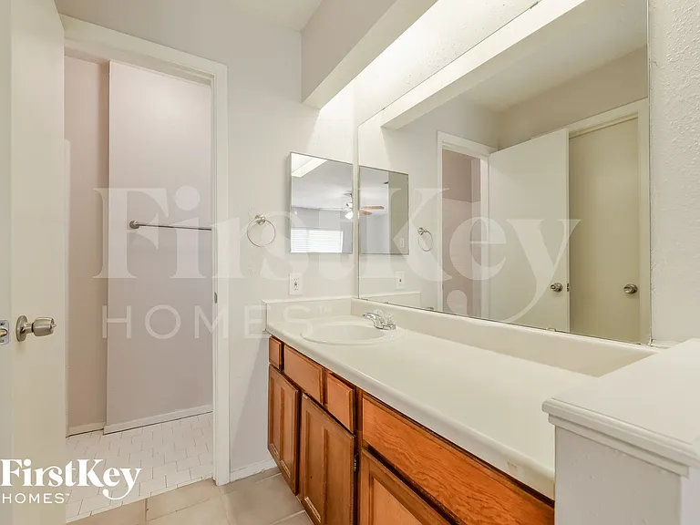 22234 Waynegate Dr — Photo 13