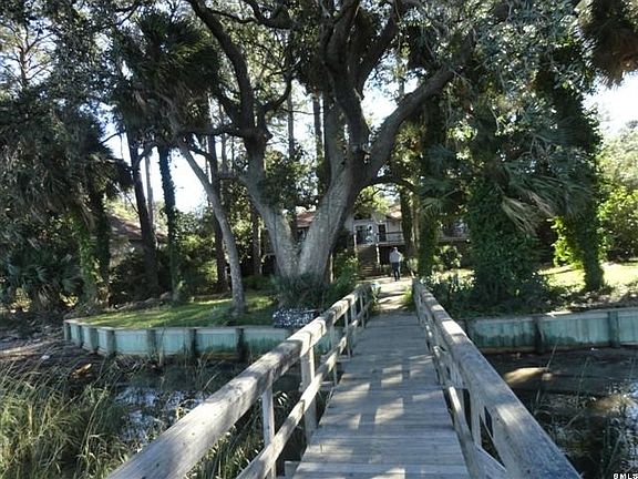 3rd image of 15 Blue Heron Point