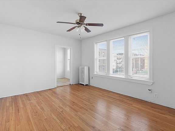 4th image of 1629 W Morse Ave #3W