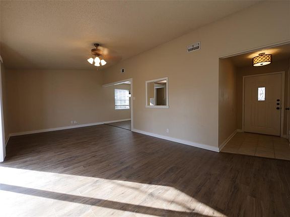 5th image of 2702 Shawn Dr