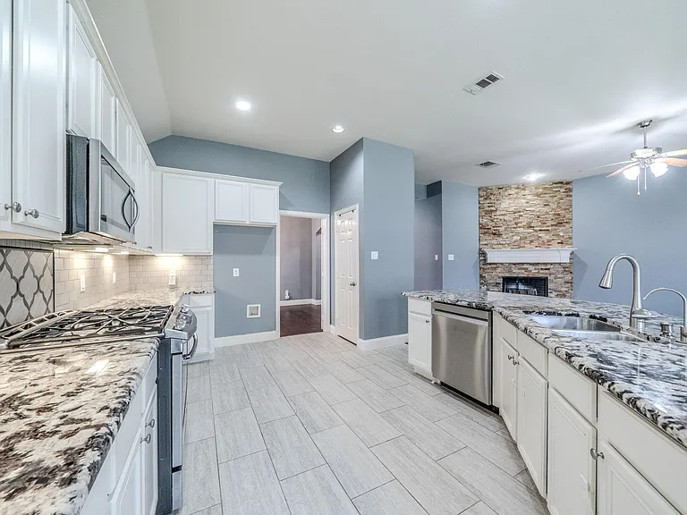 1717 Lake Eden Dr — Photo 5