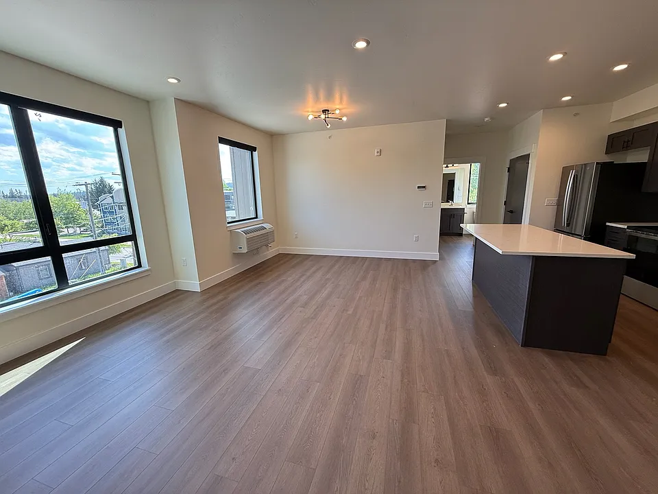 105 Colorado Ave #104