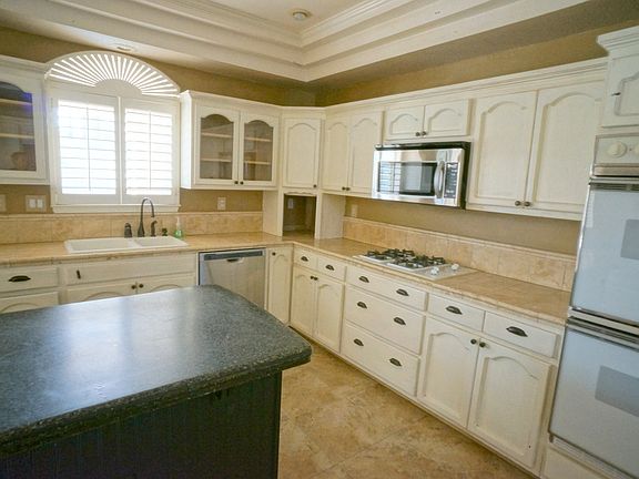5th image of 6316 Natalicio Ln