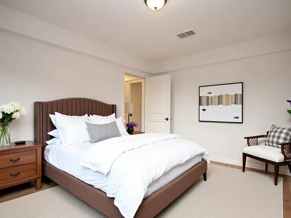 52-15 65th Place image 2 of 8