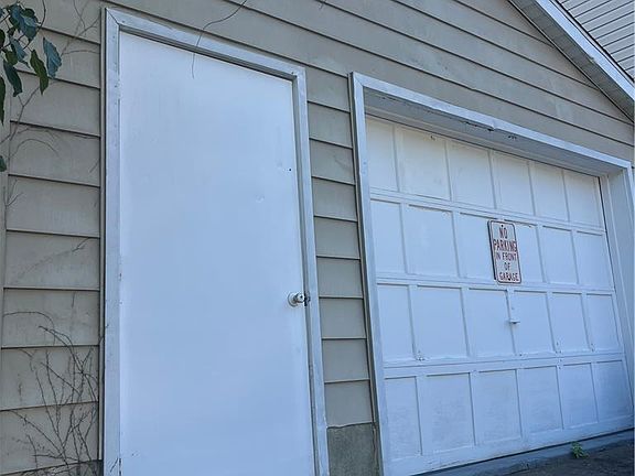 3rd image of 663 Spring Garden St