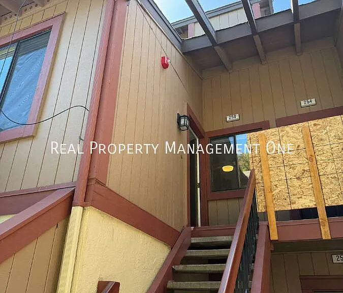 250 Hackamore Cmn — Photo 2