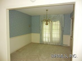 5th image of 2442 Lynch Ave