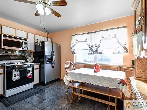 3rd image of 331 Keswick Dr #331