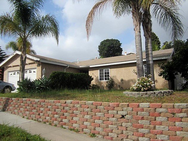 1st image of 218 Deerock Pl