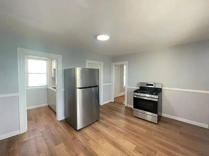 Building Photo - 231 Laurel St #3