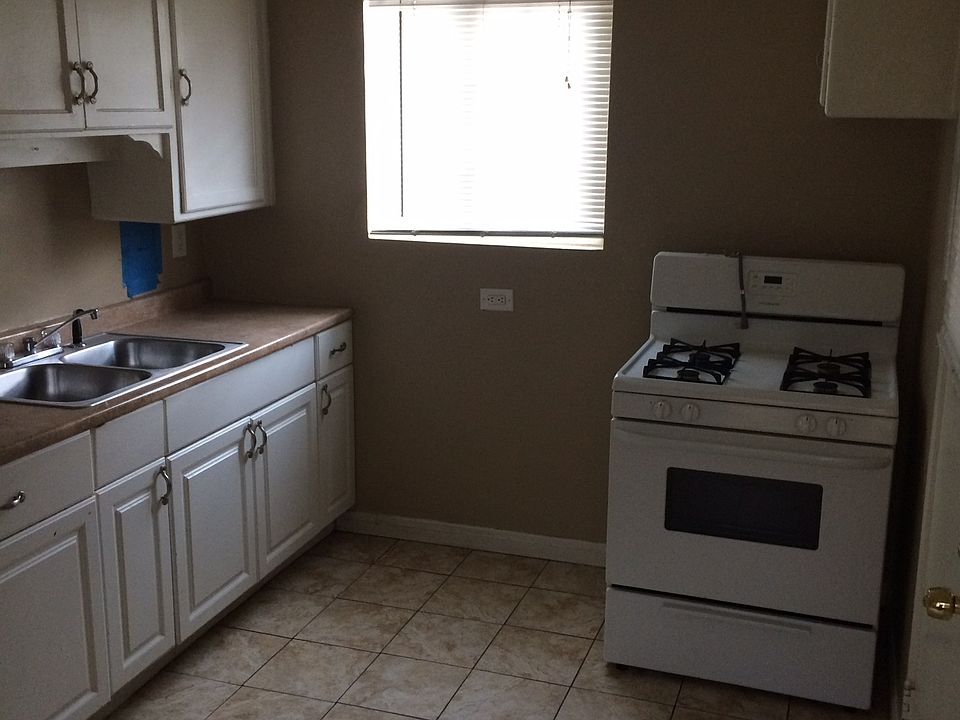 1st image of 2767 N Mountain View Ave