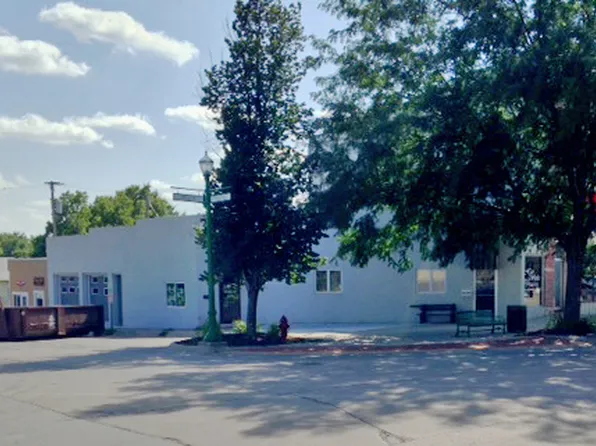 102 S Vine St, Glenwood, IA 51534