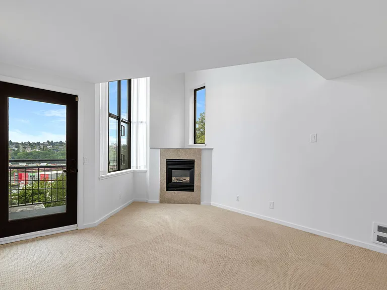 2048 13th Ave W #8 — Photo 13