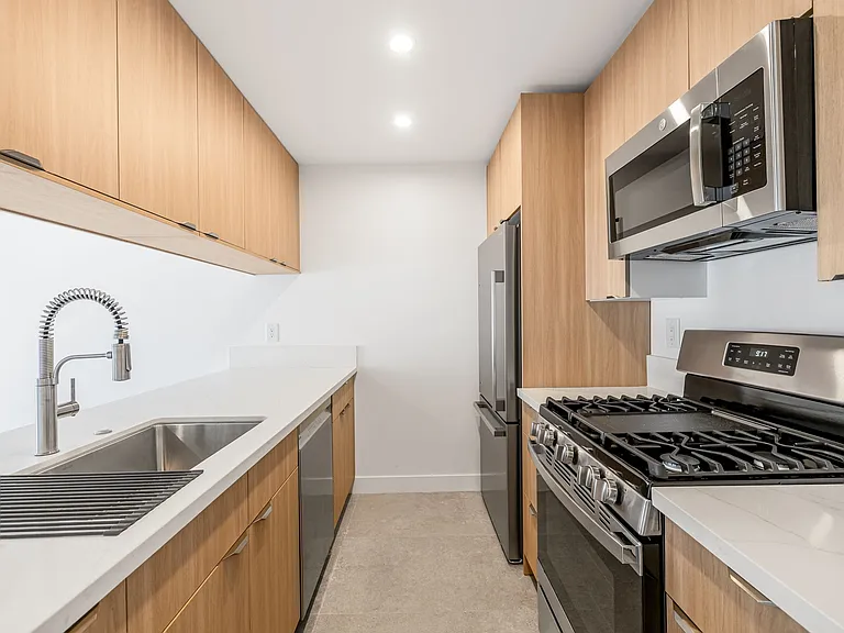 Tennis Court Apartments — Photo 11