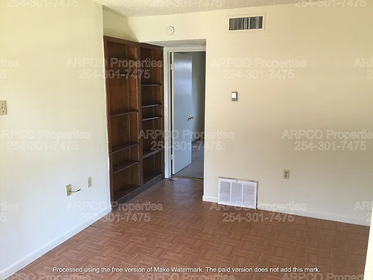 2425 Parrott Ave — Photo 4