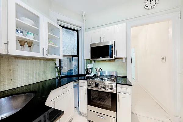 Sold by Douglas Elliman | media 7