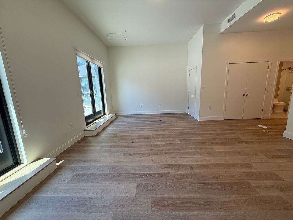 1st image of 1080 Commonwealth Ave #213