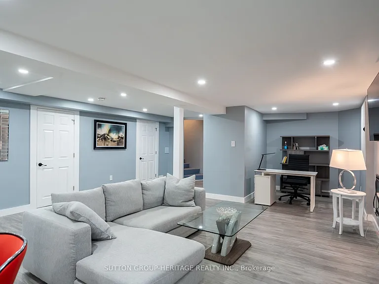 1059 Riverview Cres #BASEMENT — Photo 3