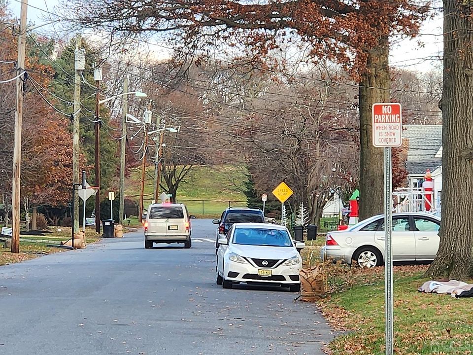 2nd image of 172 Golf Ave E